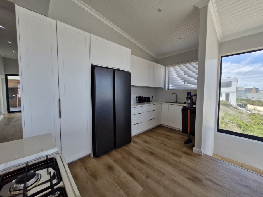 4 Bedroom Property for Sale in Stilbaai Oos Western Cape
